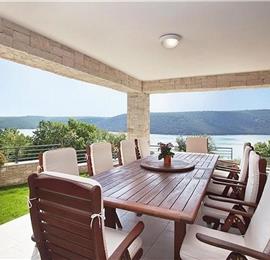 3 bedroom villa with infinity pool in Trget, Istria, sleeps 6